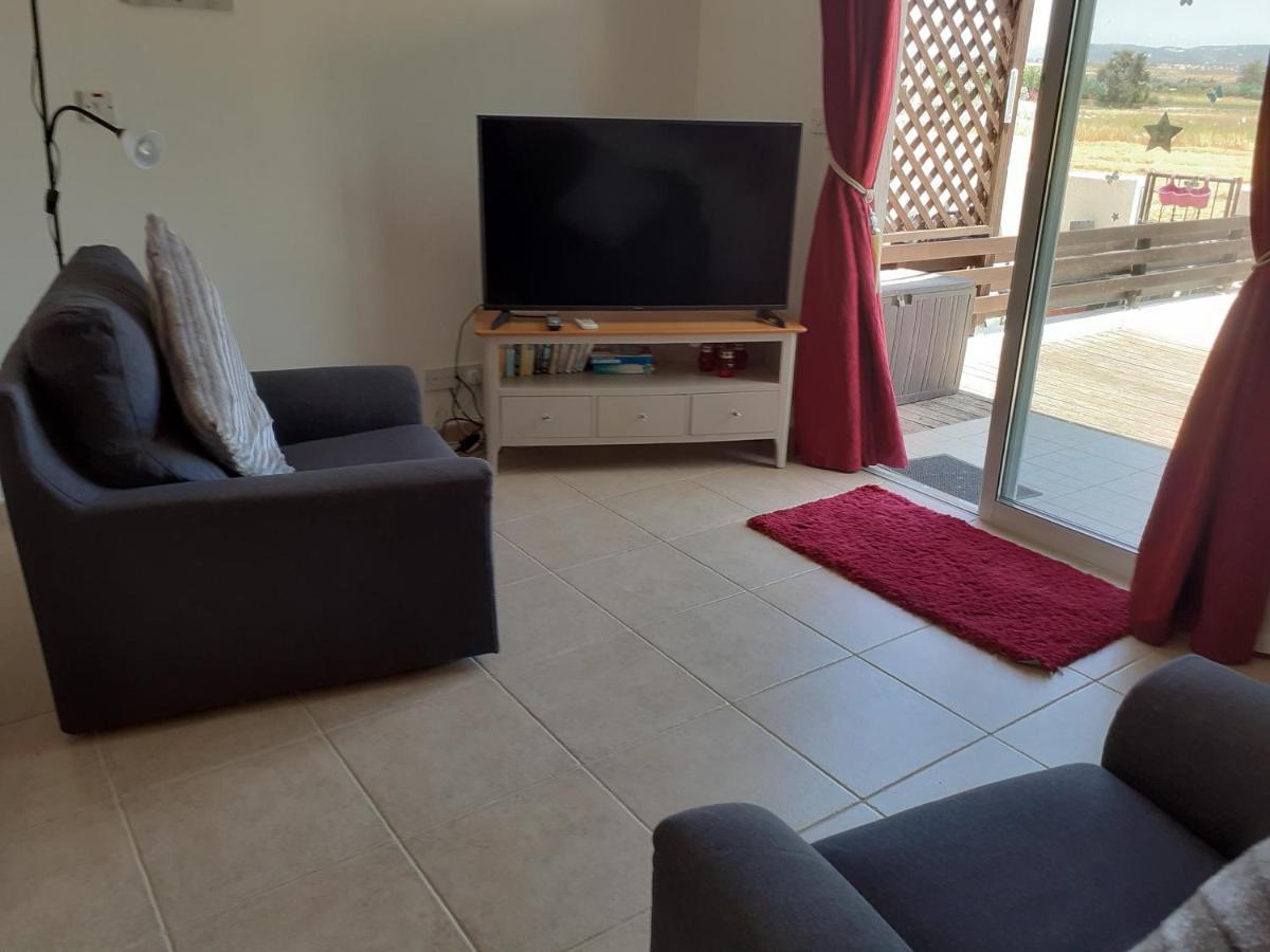 Beautiful 2-Bed House In Mandria Paphos Villa Exterior photo